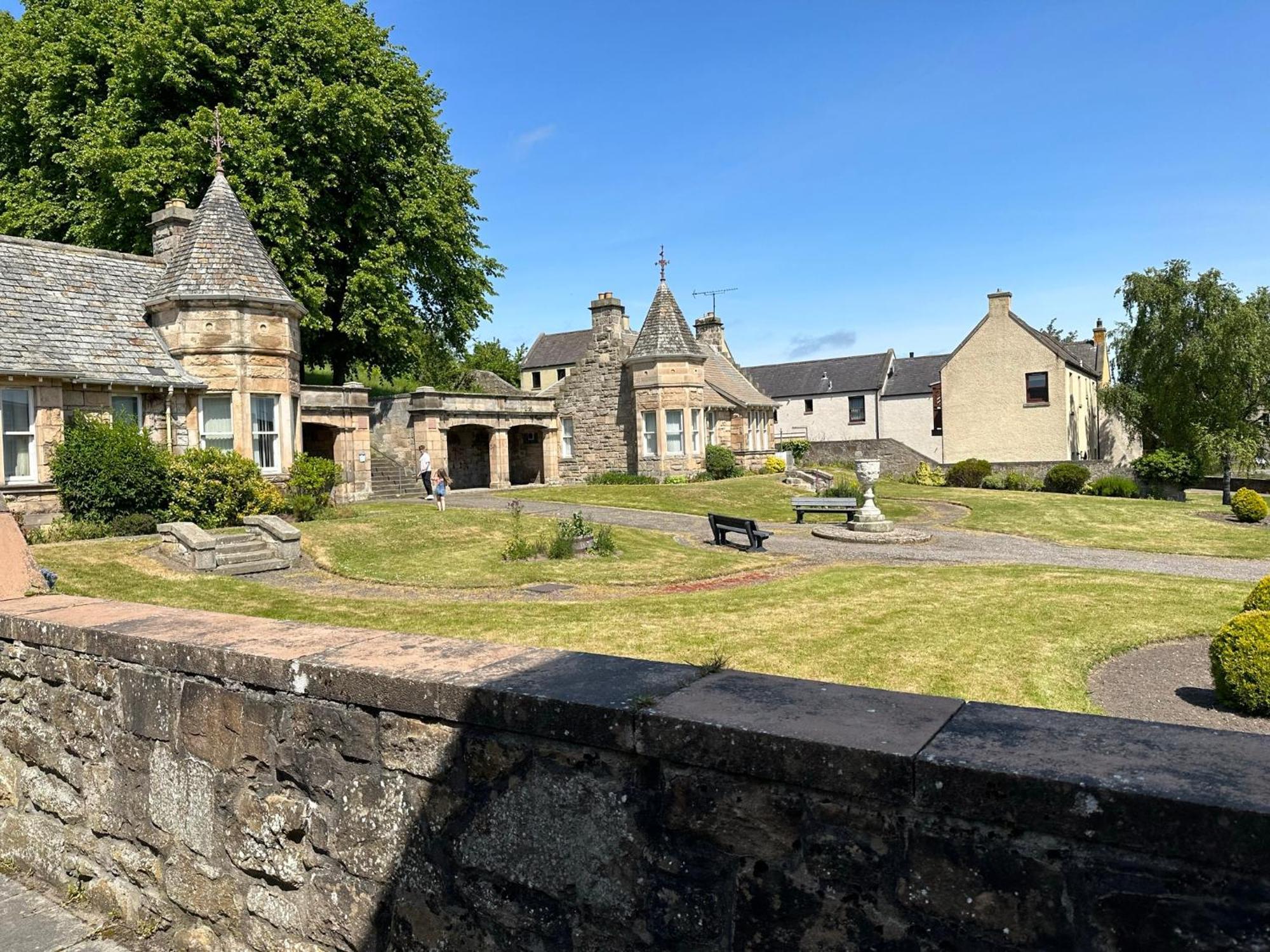 Grampian Serviced Apartments - Ladyhill Neuk - 1 Bedroom Apartment Elgin Exterior photo